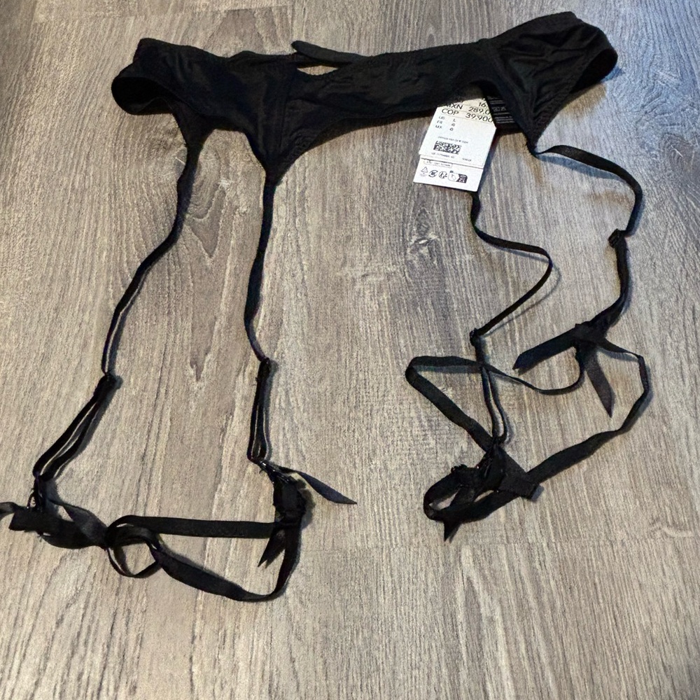 H&M Black satin garter belt size L NWT